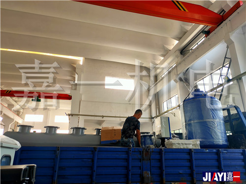 廣東客戶預(yù)定的在線吸垢裝置，真空排氣定壓補(bǔ)水裝置，分集水器，自清洗過濾器發(fā)貨啦！